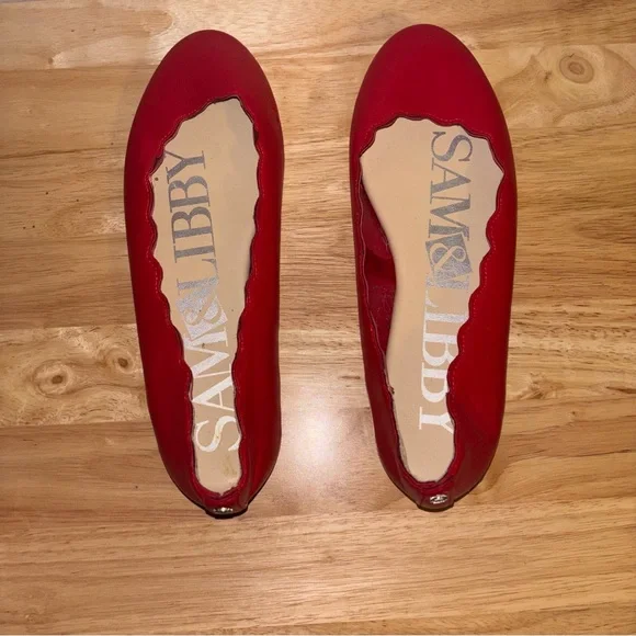 Cute Woman’s Red Scalloped Edge Flats, Size 7 Ballerina Flats, Pinup Flats - Picture 5 of 11